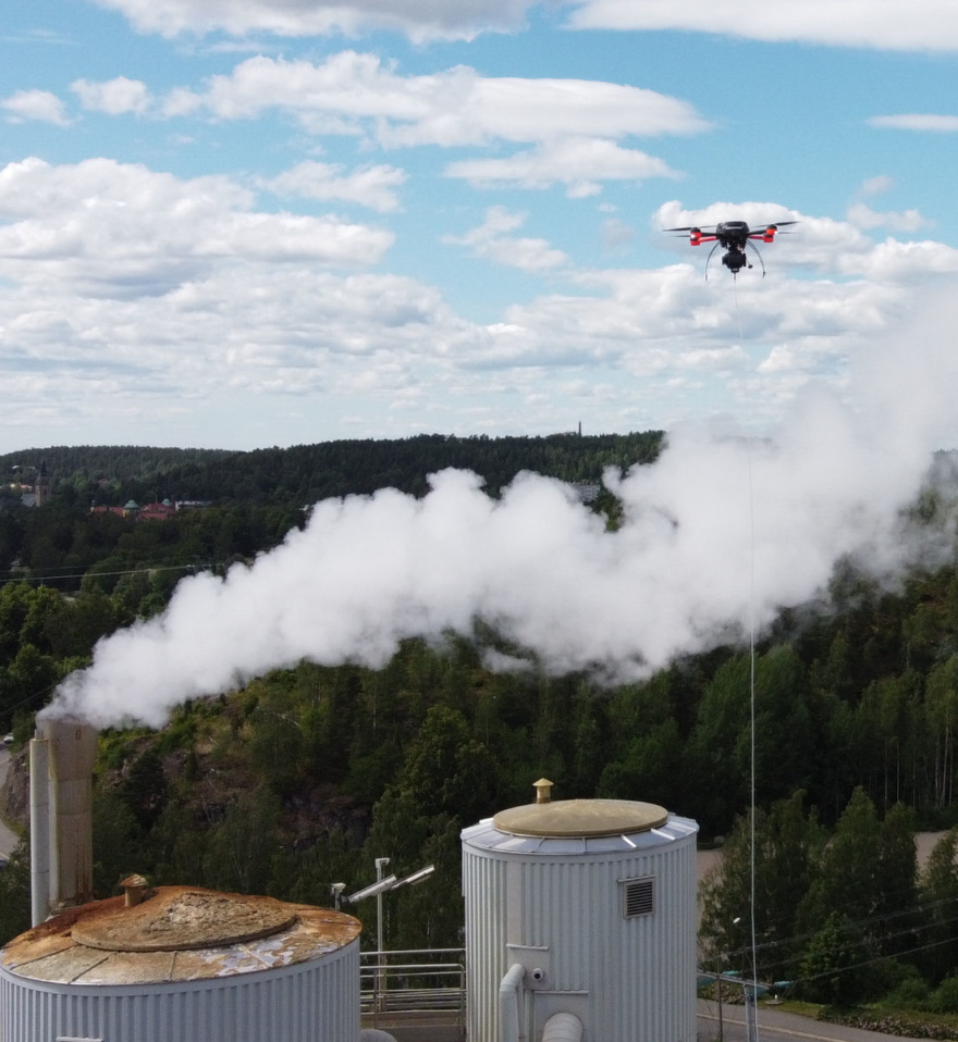 Aeromon drone measuring emissions from a source