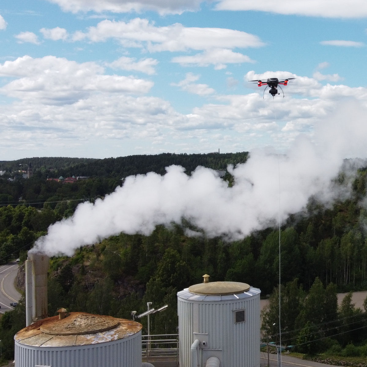 Aeromon drone measuring emissions from a source