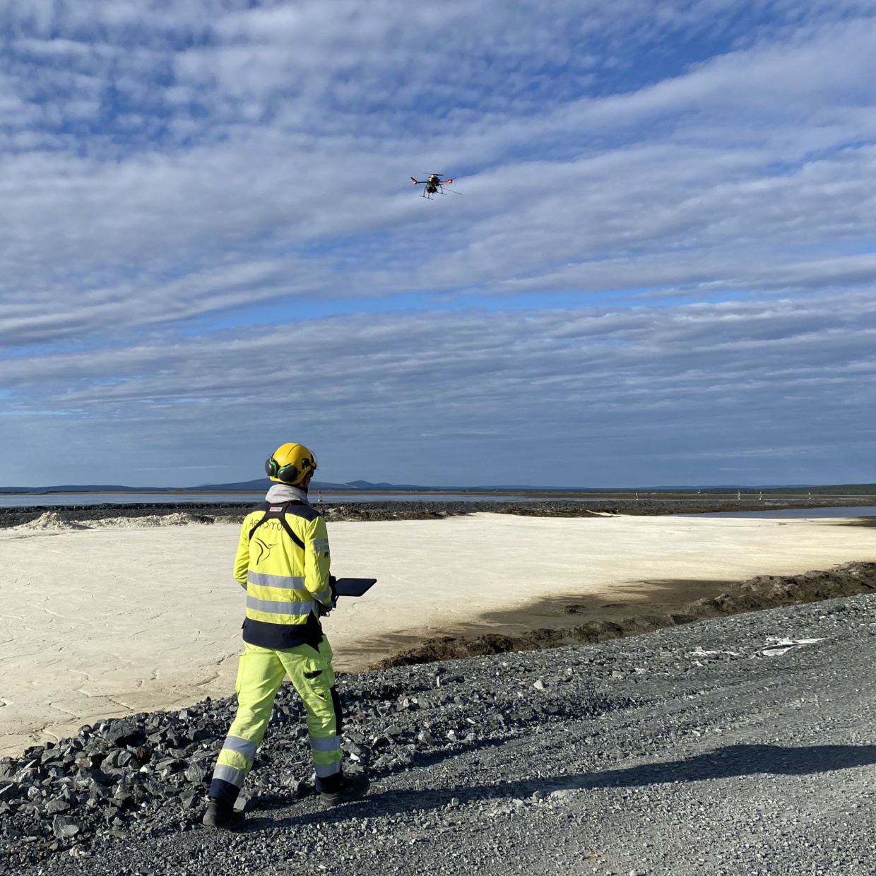 Aeromonin droneavusteiset pienhiukkasmittaukset